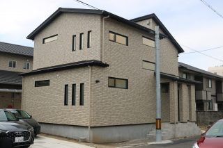 4年越の念願！ハイセンスな我が家／タイル貼り38坪