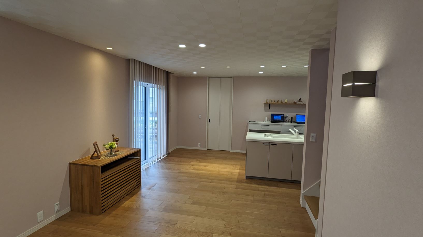 床下エアコンと小屋裏エアコンのある快適な家