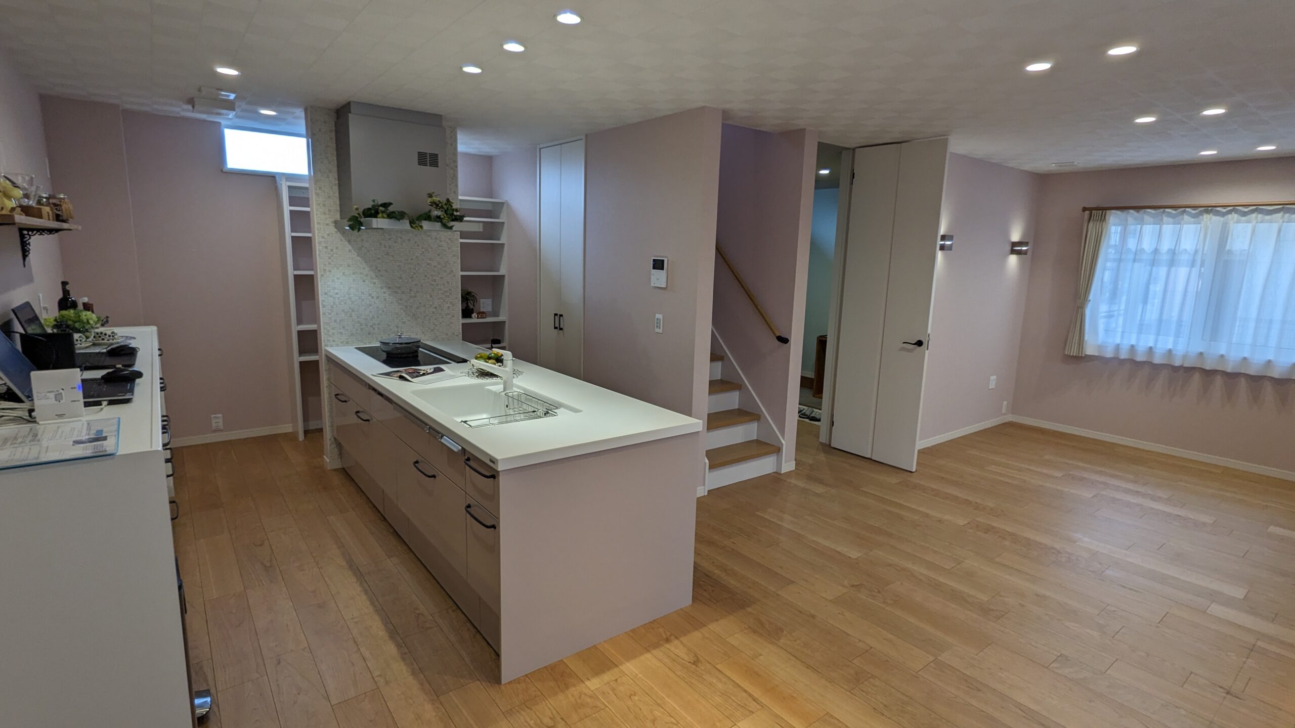 床下エアコンと小屋裏エアコンのある快適な家