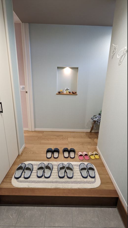 床下エアコンと小屋裏エアコンのある快適な家