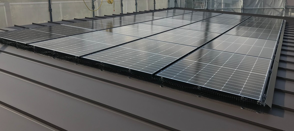 太陽光発電で電気自動車を充電！　　　　　　　　　　　　　都市型高性能住宅